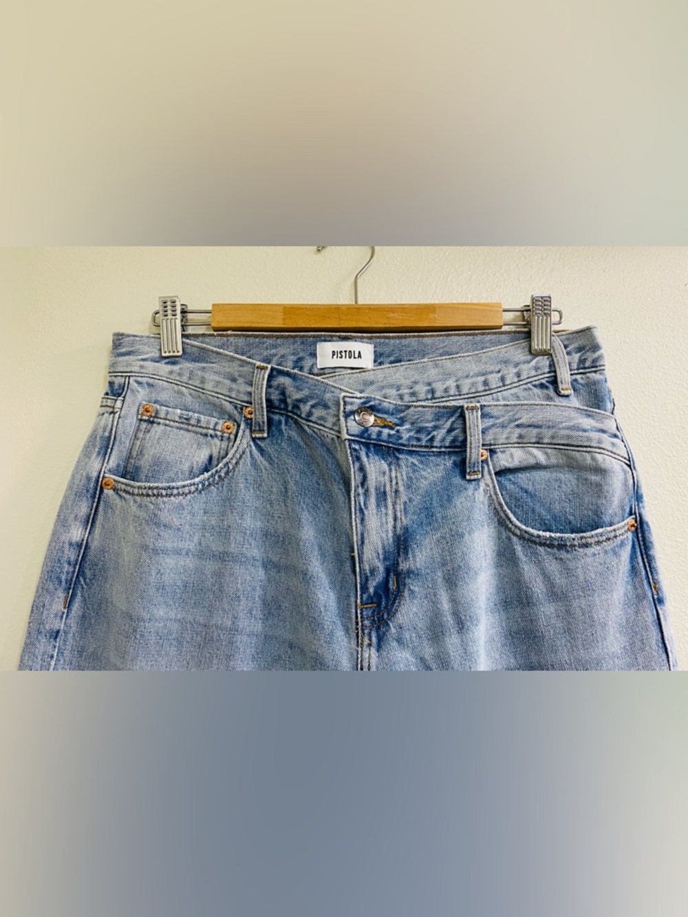 NWT Pistola Light Wash Bobbie Mid Rise Loose Straight Leg Cross Front Jeans 29 - Picture 5 of 8